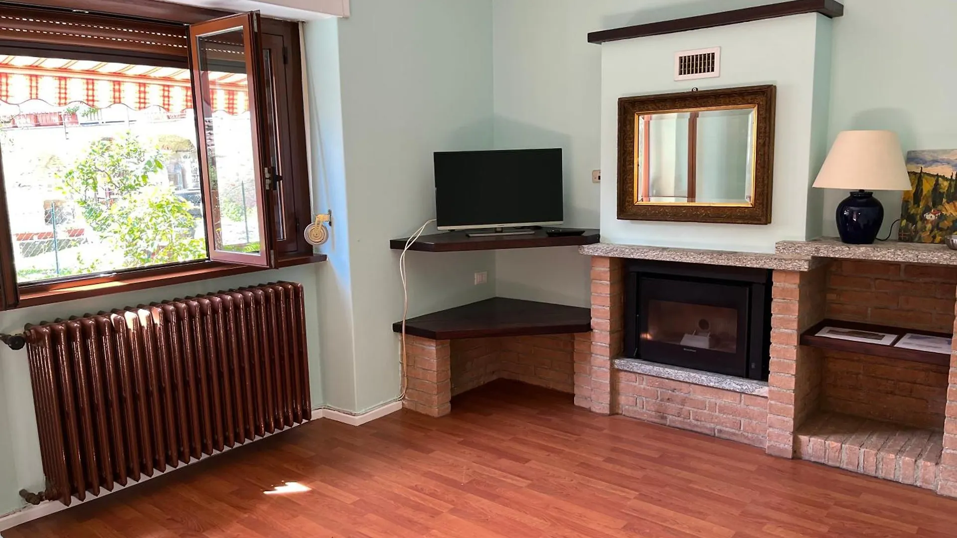 Miralago B&B And Apartments Bellagio 2*,