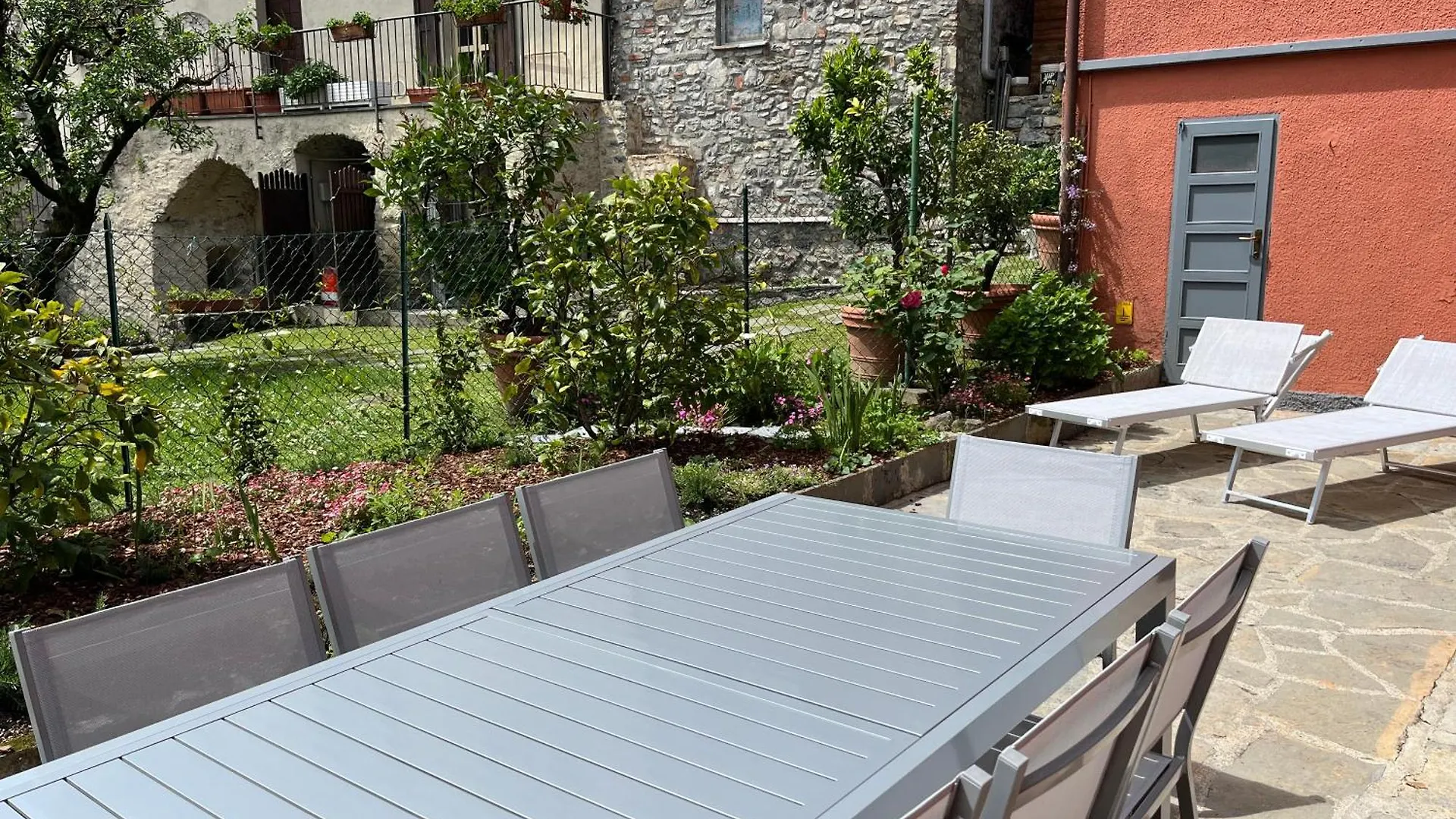 Miralago B&B And Apartments Bellagio 2*,  Italia